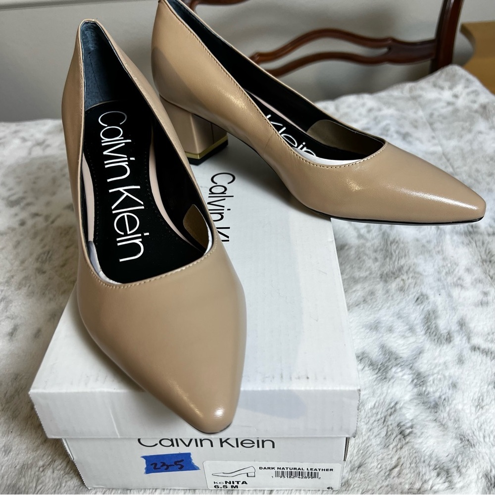 NIB Calvin Klein Nita Leather Heeled Pumps sz 6.5 Nude  Desert Sand - Picture 7 of 14